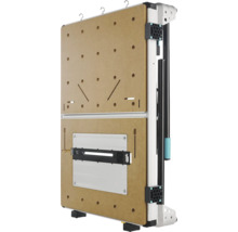 Hopfällbart spännbord och maskinbord med MDF-arbetsskiva, hålmönster och integrerad skala.