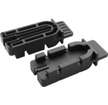 Två svarta monteringsdetaljer i plast med rektangulär form, spår och styrskenor för möbel- eller fönstermontering.