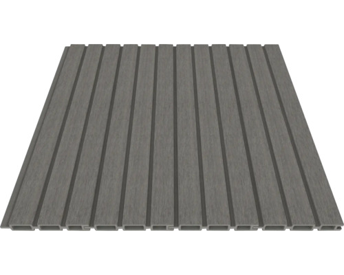 Trädäck av plast med räfflad yta