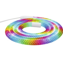 Flexibel LED-ljusslang med färgglada regnbågsfärger, upprullad.