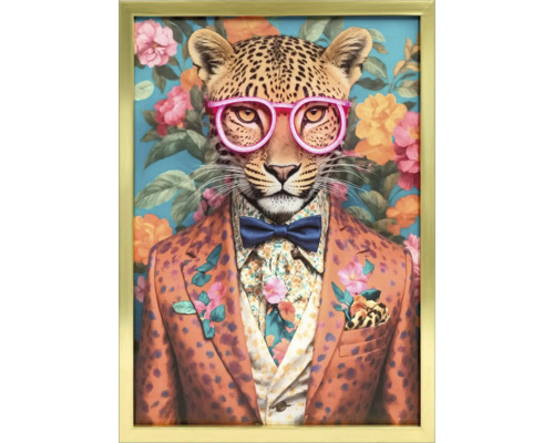 Inramad bild av en leopard med glasögon, fluga och kavaj mot en blommig bakgrund