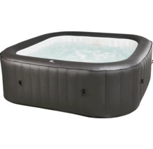 Uppblåsbar bubbelpool med vatten