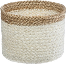 Flätad korg av naturfiber