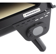 Detaljvy av en Muurikka pizzaugn med digital styrning