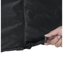 Närbild av ett svart skyddsfodral med åtdragbar dragsko