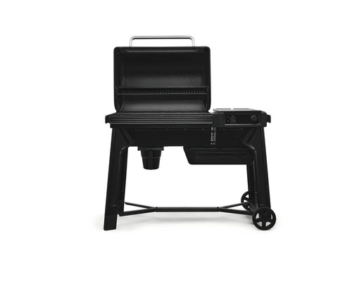 Pelletsgrill med öppet lock, digital kontrollpanel, grillgaller i metall och hjul.