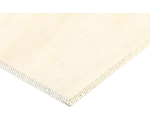 Plywoodskiva av ljust trä med synliga lager på kanten.