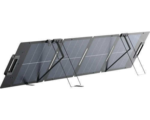 Vikbar solpanel med fyra moduler och utfällbara stativ för mobil strömförsörjning.