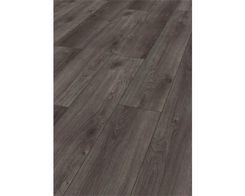 Mörkt laminatgolv i ekimitation med tydlig träådring och kvistar.