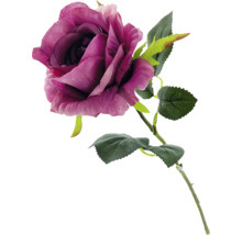 Konstgjord lila ros med stjälk och gröna blad.