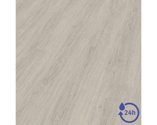Laminatgolv i ljust träutseende med 24 timmars vattenskydd.