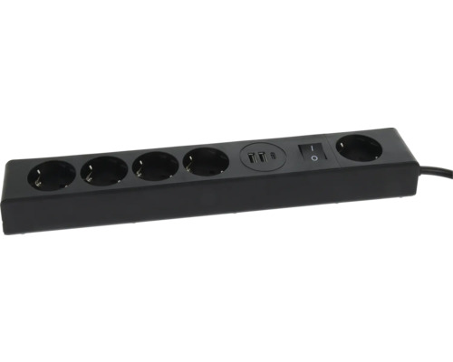 Svart grenuttag med 5 uttag, strömbrytare, två USB-A-portar och en USB-C-port.