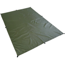 Rektangulär olivgrön presenning av plast med fästöglor i hörnen och längs kanterna.