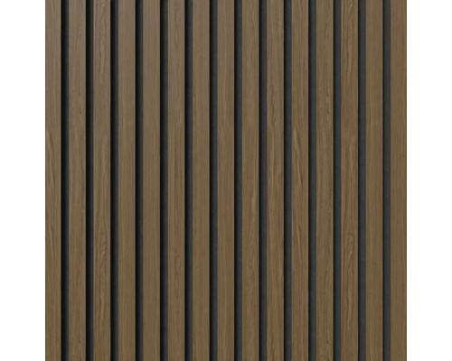 Akustikpanel med vertikala träribbor i eklook på mörk bakgrund.