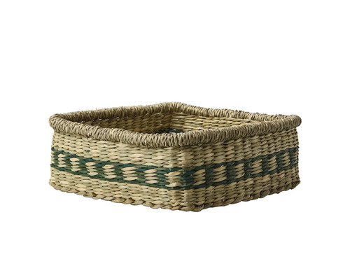 Kvadratisk förvaringskorg av flätat sjögräs med en grön dekorrand.