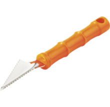 Fogskrapa med tandat metallblad och orange plasthandtag.