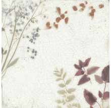 Kvadratisk klinker med krackelerad yta och botaniskt mönster av blad och små blommor i vintage-stil.