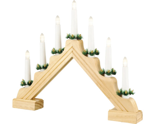 Adventsljusstake LED i ljust trä med sju vita ljus och konstgjord grankvistdekor.