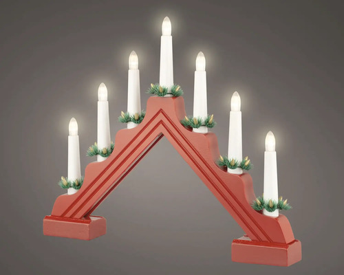 LED ljusstake i trä röd med 7 ljus och gröna kransar.