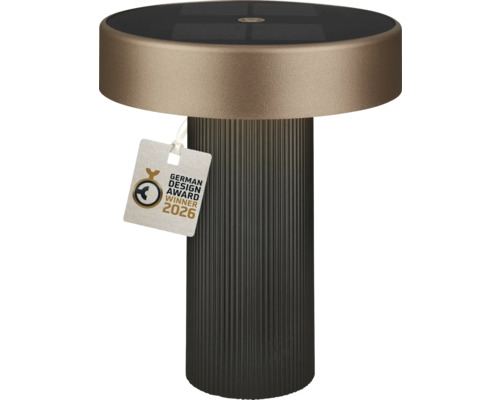 Modern solcells-bordslampa med räfflad fot, platt rund skärm, integrerad solpanel och German Design Award Winner 2026.