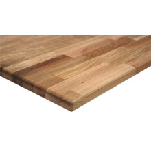 Bänkskiva i massiv ek med synliga ådringar och lamellutseende.