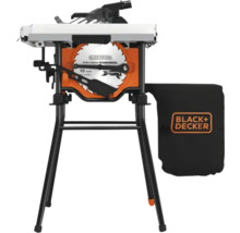 Black och Decker bordscirkelsåg med 10 tums sågklinga, svart metallstativ, orange hölje och dammpåse med Black och Decker Logo.