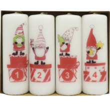 Fyra vita blockljus för advent med vättemotiv och siffrorna ett till fyra på presenter.