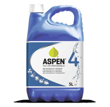 Aspen 4 alkylatbensin för fyrtaktsmotorer i en blå femlitersdunk.