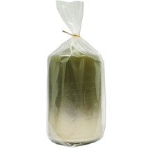 Olivgrönt blockljus i transparent plastförpackning med guldfärgad förslutning.