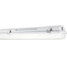 Fuktsäker LED-armatur med metallclips och hölje i plast för verkstad eller källare.