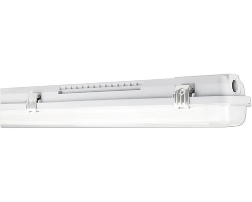 Fuktsäker LED-armatur med metallclips och hölje i plast för verkstad eller källare.