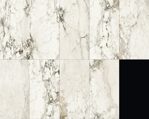 Rektangulära klinkerplattor i vit marmorlook med grå och beige marmorering.