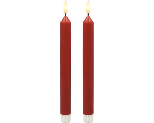 Två röda LED-kronljus med flamformad ljuskälla för juldekoration.