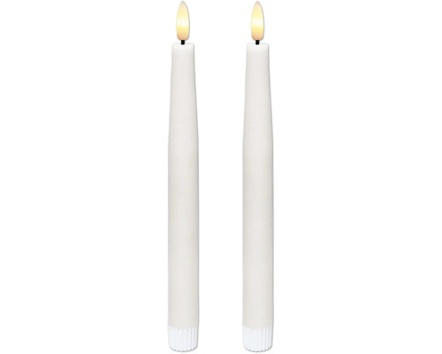Två vita LED-antikljus med varmvit flammande låga.