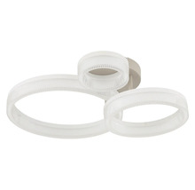 Modern LED-taklampa med tre strukturerade plastringar i olika storlekar.