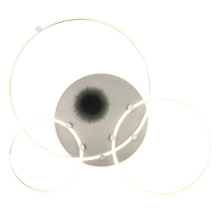 Modern LED-taklampa med tre överlappande ringar och en central infinity-spegeleffekt.