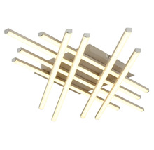 Modern LED-taklampa med korsade ljusstänger av metall.