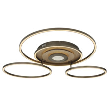 Modern LED-taklampa med tre cirkelformade ljusringar och en central spotlight i metall.