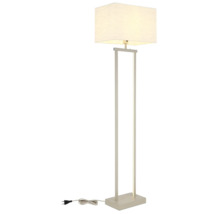 Modern golvlampa med rektangulär textilskärm, minimalistisk metallram och platt bas.