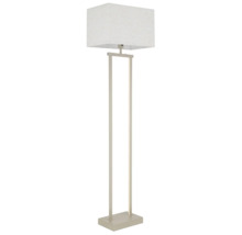 Golvlampa med rektangulär textilskärm och två vertikala metallstag på en platt bas.