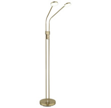 Golvlampa med två ljuskällor i mässingsfärgad metall med flexibelt vinklingsbara LED-huvuden och rund fot.