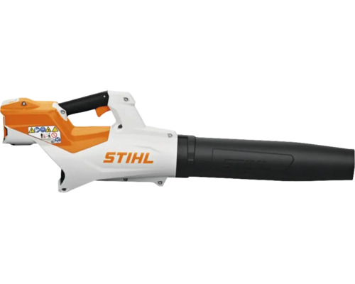 Batteridriven lövblås från STIHL med ergonomiskt handtag och svart blåsrör.