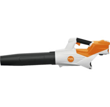 Batteridriven lövblås STIHL BGA 60 med blåsrör och ergonomiskt handtag.