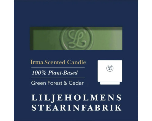 Liljeholmens Stearinfabrik Irma doftljus, 100 procent växtbaserat, doft Green Forest och Cedar, Liljeholmens Stearinfabrik Logo.