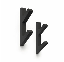 Två svarta väggkrokar i metall av olika storlek med två armar vardera i modern grendesign.