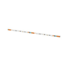 Förpackning till ett Ledvance LED-lysrör, lång vit kartong med orange logotyper och produktdetaljer.