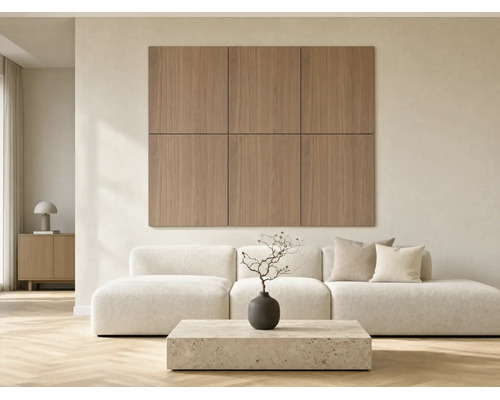 Moderna väggpaneler i trä i ett ljust, minimalistiskt vardagsrum med soffa och soffbord i sten.