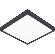 Kvadratisk LED-taklampa med svart ram och vit ljusyta.