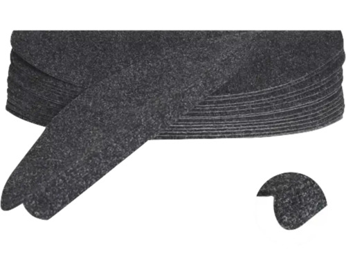 Stapel med mörka, självhäftande trappmattor i nålfilt med detaljerad vy över ytstrukturen.