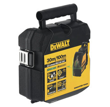 DeWalt självnivellerande korslaser i en transportväska med tekniska specifikationer och funktioner på förpackningen.